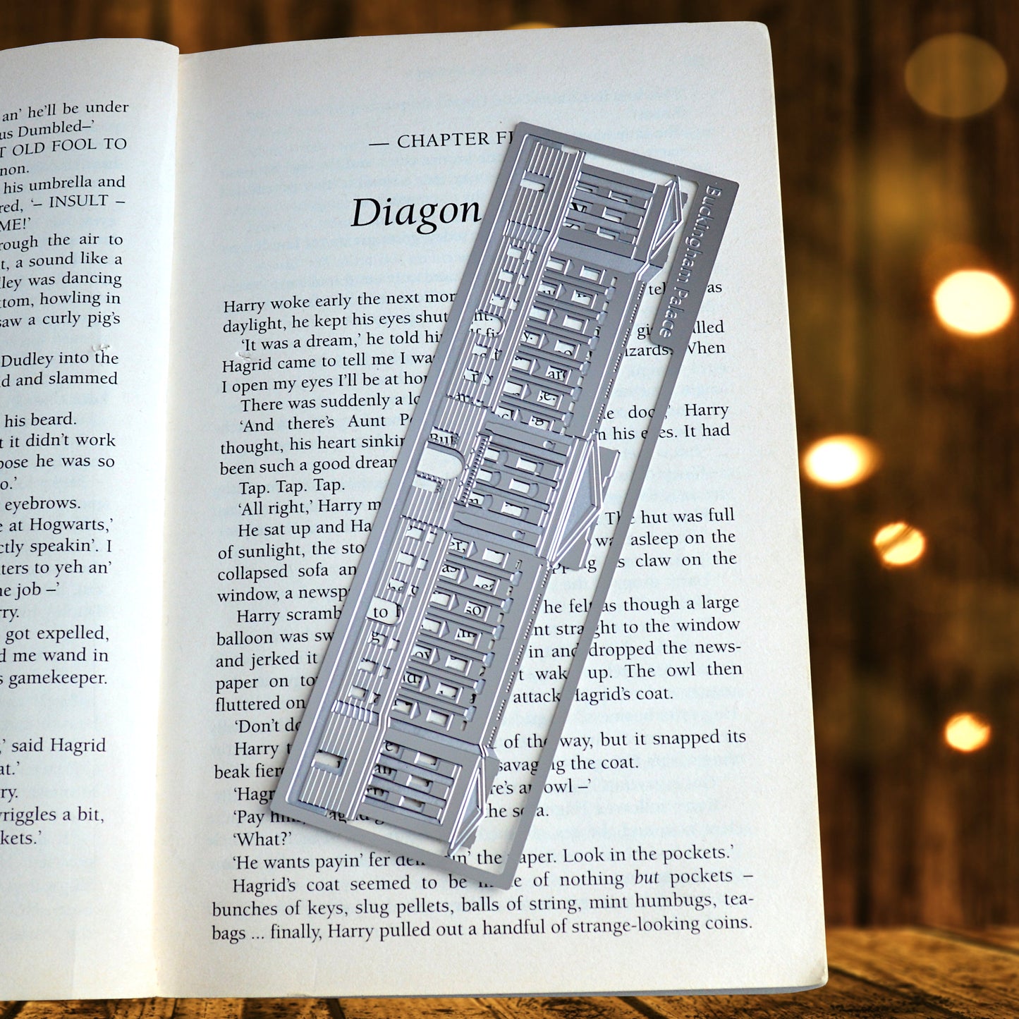 Readerly Famous Landmarks Bookmark - Buckingham Palace Stainless Steel - REDUCED TO CLEAR - IMPERFECT